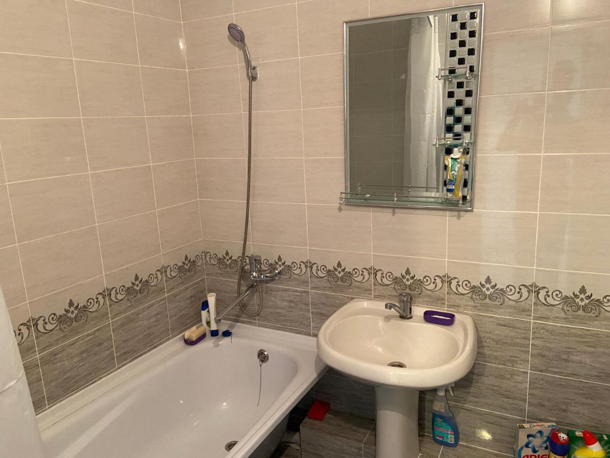 Standart Apartment On Kozhamkulov 128 Almaty Esterno foto